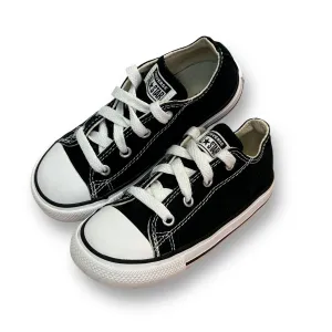 Converse All Star Toddler Size 9 Classic Fit Sneakers